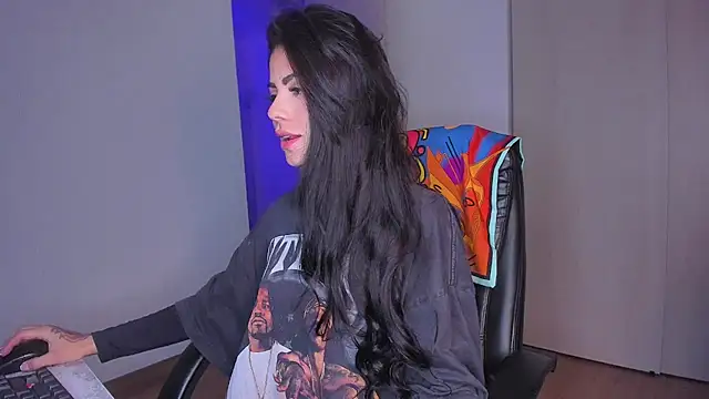 Lisegg  online show from 11-19-25, 10:04