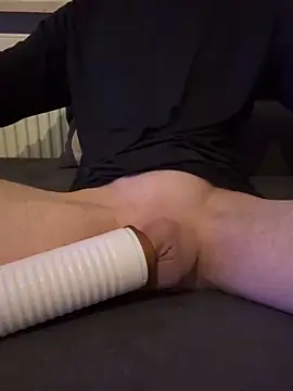 LionBoy1976 online show from 04-25-26, 08:17