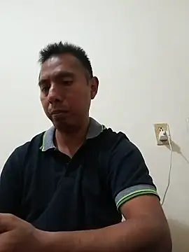 Snapshot of desnudo_Sexoxo chatting on 01-05-25, 04:04 desnudo Sexoxo online show from 01-05-25, 04:04