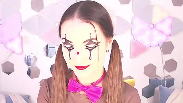 LexiKiss online show from 11-13-25, 11:30