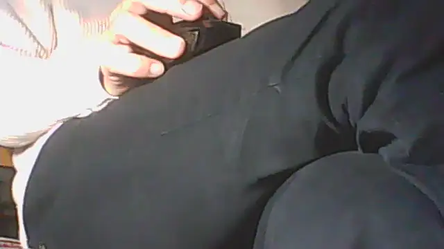 Snapshot of Moro_ra chatting on 10-13-25, 06:09 Moro ra online show from 10-13-25, 06:09