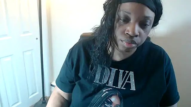 Sexymona1218 online show from 04-19-26, 07:38