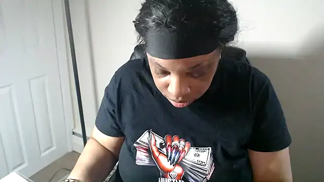 Sexymona1218 online show from 05-23-26, 01:43