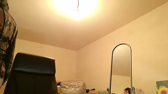 lara heaven online show from 09-28-25, 04:36