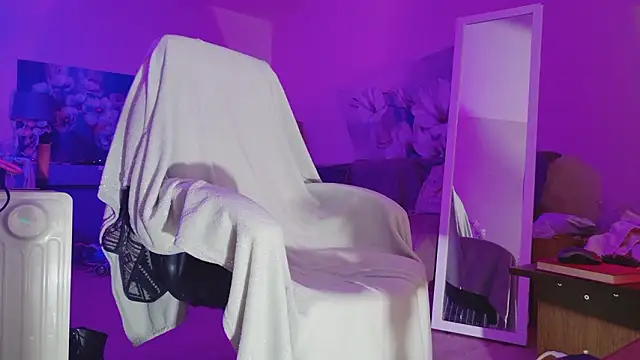 Snapshot of lara_heaven chatting on 02-18-26, 07:10 lara heaven online show from 02-18-26, 07:10