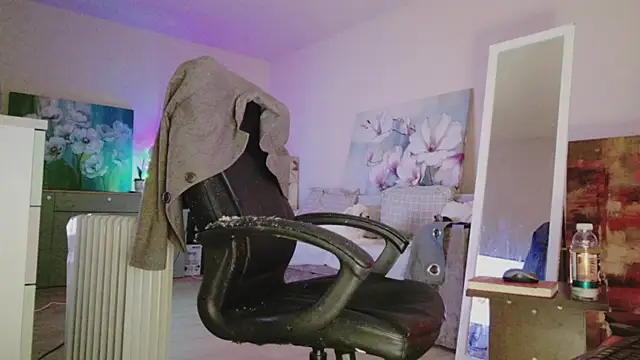 lara heaven online show from 04-22-26, 08:04
