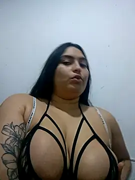 Snapshot of xandra252 chatting on 10-26-25, 01:06 xandra252 online show from 10-26-25, 01:06