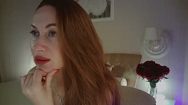 Luna Hoty online show from 05-22-26, 05:55