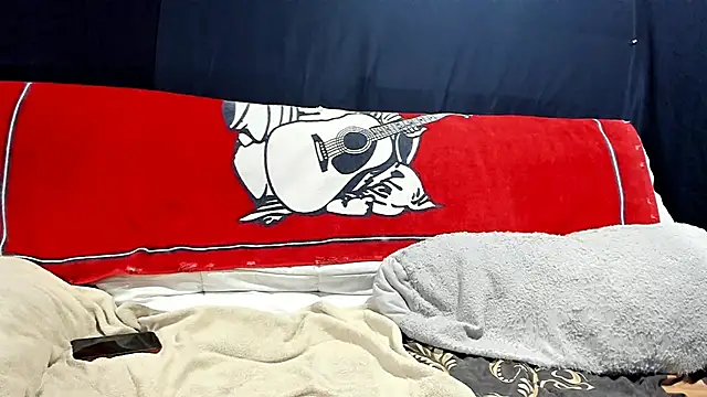 iBreakHeartz online show from 12-10-24, 01:00