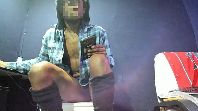 iBreakHeartz online show from 12-24-24, 06:28