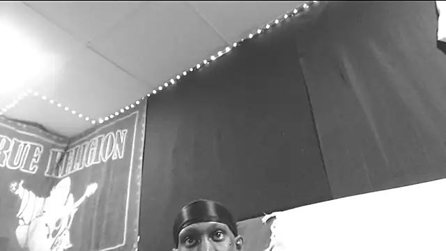 iBreakHeartz online show from 09-21-25, 02:39