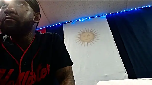 iBreakHeartz online show from 12-19-25, 07:55