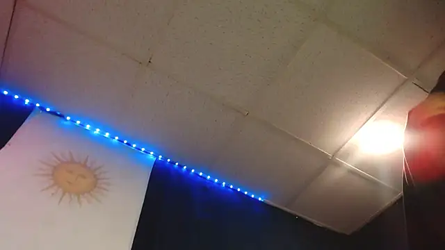 iBreakHeartz online show from 12-03-25, 12:37