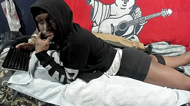 iBreakHeartz online show from 12-26-24, 02:27