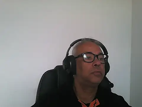 Snapshot of MorenoBrazil69 chatting on 10-23-25, 01:54 MorenoBrazil69 online show from 10-23-25, 01:54