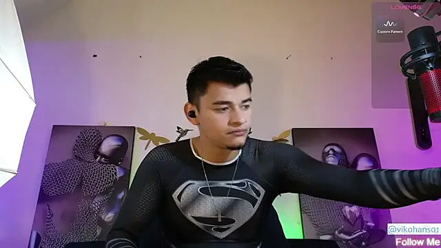 Snapshot of VikoHands chatting on 02-10-26, 11:04 VikoHands online show from 02-10-26, 11:04