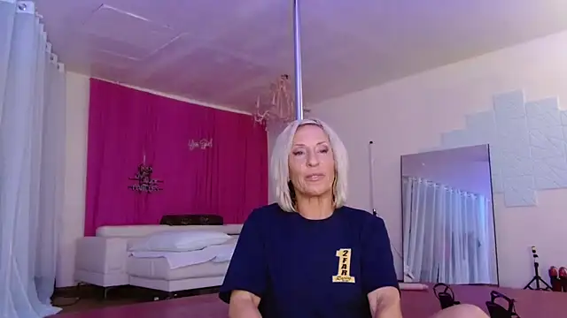 Sweet-Ginger online show from 10-12-25, 03:57