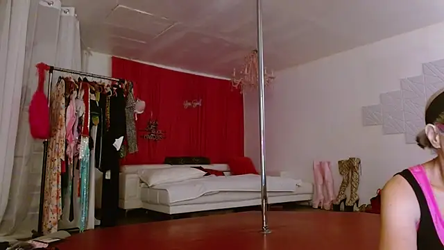 Sweet-Ginger online show from 10-28-25, 07:02