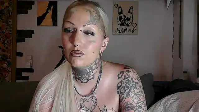 Snapshot of RoxxyInk chatting on 07-20-26, 11:51 RoxxyInk online show from 07-20-26, 11:51