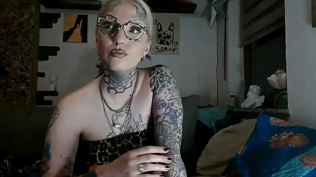 RoxxyInk online show from 05-26-26, 12:09