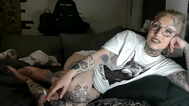 RoxxyInk online show from 04-20-26, 10:44