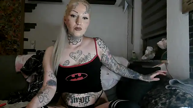 RoxxyInk online show from 04-07-26, 10:11