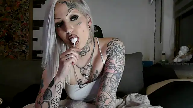 RoxxyInk online show from 04-28-26, 10:03
