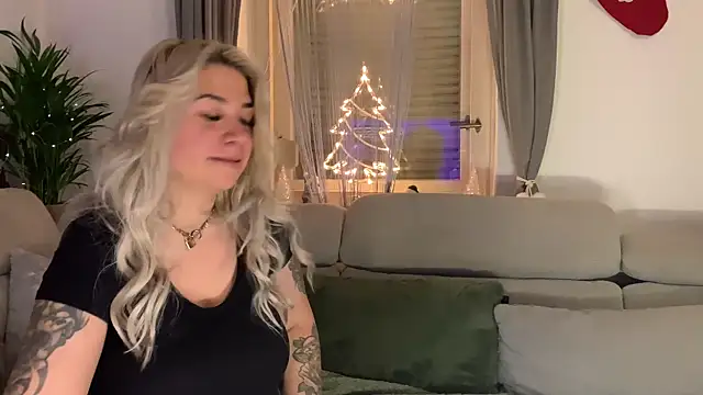 Snapshot of Monageil chatting on 12-04-24, 05:54 Monageil online show from 12-04-24, 05:54