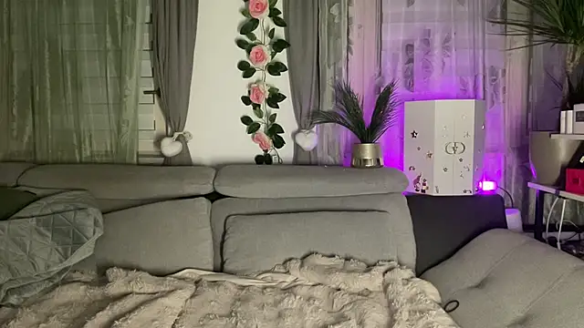 Snapshot of Monageil chatting on 10-14-25, 06:41 Monageil online show from 10-14-25, 06:41