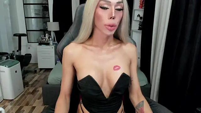 Forever MissCandace online show from 04-29-26, 06:58