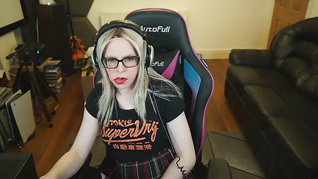 KelseyCobalt online show from 02-25-25, 09:37