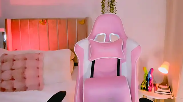 Snapshot of dulce_doll1 chatting on 11-26-25, 01:16 dulce doll1 online show from 11-26-25, 01:16