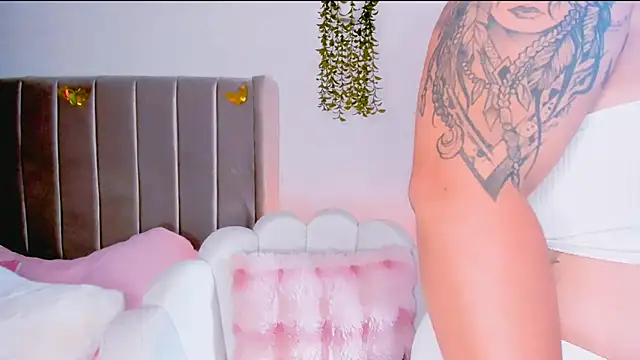 Snapshot of dulce_doll1 chatting on 02-11-26, 06:52 dulce doll1 online show from 02-11-26, 06:52