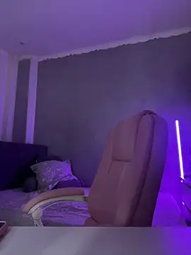  MelinaCurves  online show from 05-18-26, 10:25
