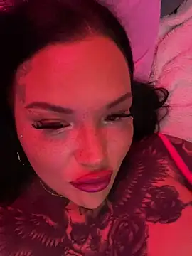  MelinaCurves  online show from 10-28-25, 08:41