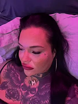  MelinaCurves  online show from 12-04-25, 11:37