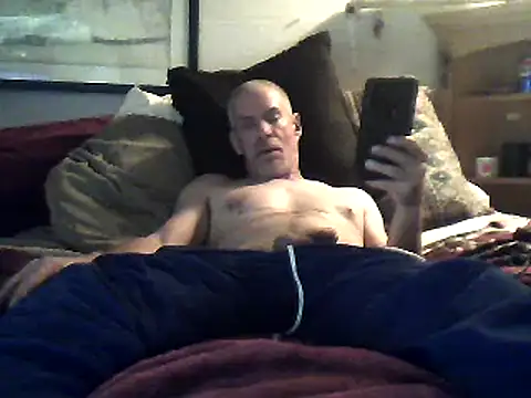 Snapshot of Biknight chatting on 02-12-25, 10:35 Biknight online show from 02-12-25, 10:35
