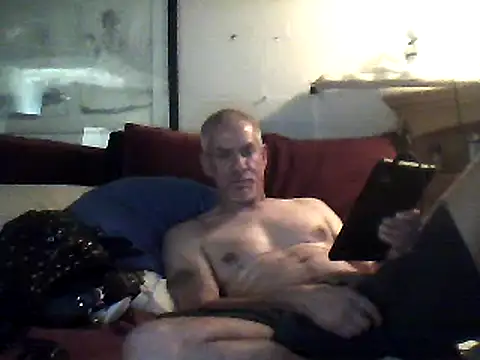 Snapshot of Biknight chatting on 02-19-25, 06:22 Biknight online show from 02-19-25, 06:22