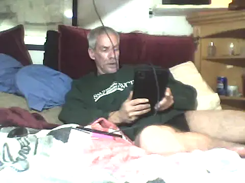 Snapshot of Biknight chatting on 03-10-25, 12:18 Biknight online show from 03-10-25, 12:18