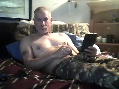 Snapshot of Biknight chatting on 02-11-25, 02:35 Biknight online show from 02-11-25, 02:35