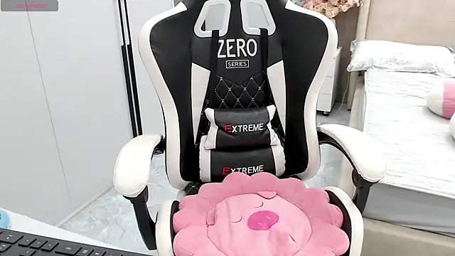 Hanako love online show from 03-21-26, 04:00