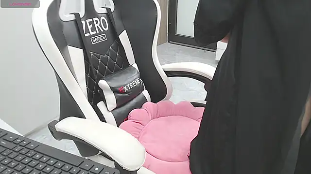 Hanako love online show from 03-06-26, 07:14