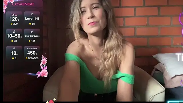 Snapshot of Leilacharlotte chatting on 03-14-25, 10:49 Leilacharlotte online show from 03-14-25, 10:49