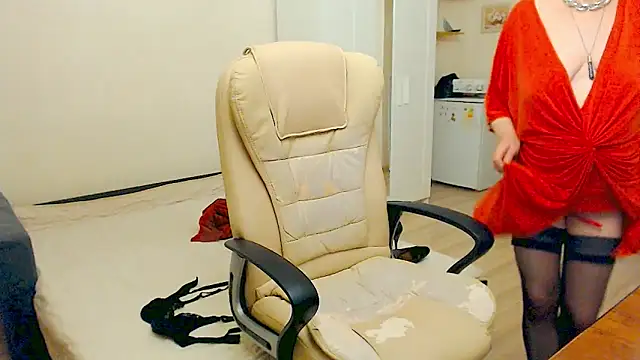 MomJaneSex online show from 11-30-25, 09:15