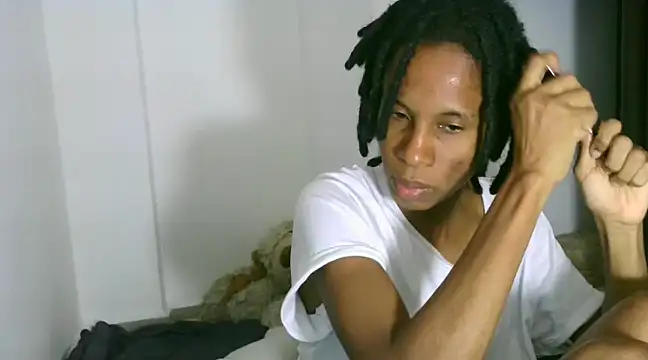 Snapshot of africa_deluxe chatting on 02-15-25, 09:49 africa deluxe online show from 02-15-25, 09:49