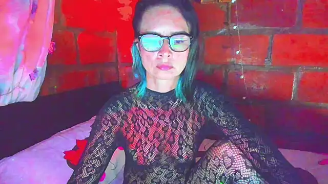 BrianaGarner online show from 05-18-26, 02:01