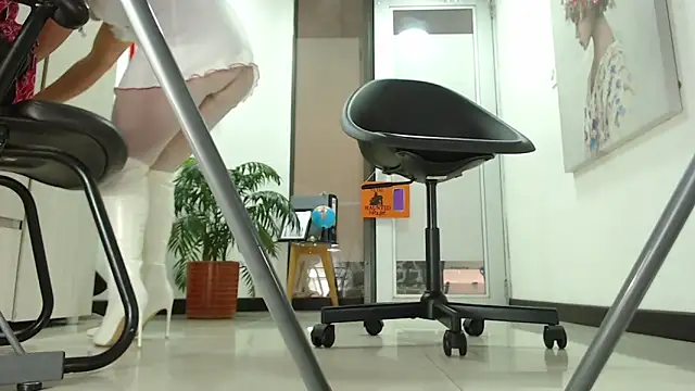 carieBelle1 online show from 10-31-25, 01:41