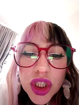 Snapshot of cindy_ink chatting on 09-18-25, 05:49 cindy ink online show from 09-18-25, 05:49