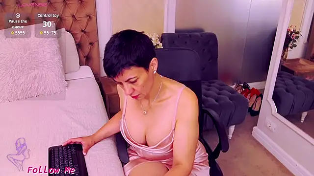 Snapshot of BustyPenellope chatting on 06-26-26, 03:23 BustyPenellope online show from 06-26-26, 03:23