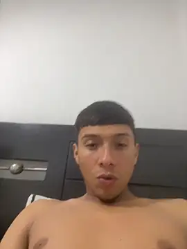 Thiagoo Frost online show from 10-28-25, 03:07